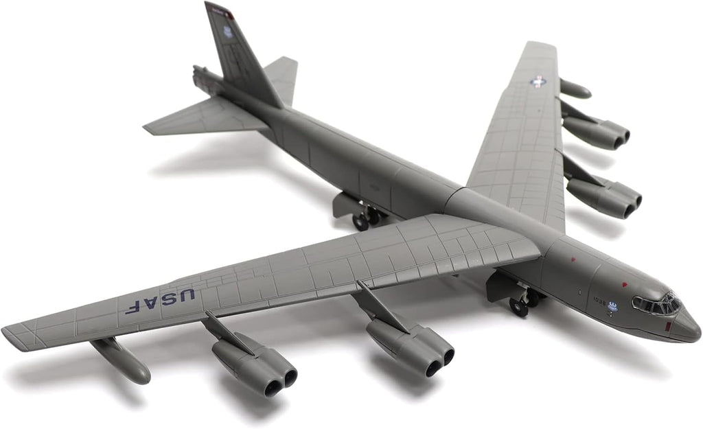 1/200 Scale B-52(Stratofortress) Long-Range Subsonic Jet-Powered Strategic Bomber Diecast Military Aircraft Model Display Model Aircraft for Display Collection or Gift